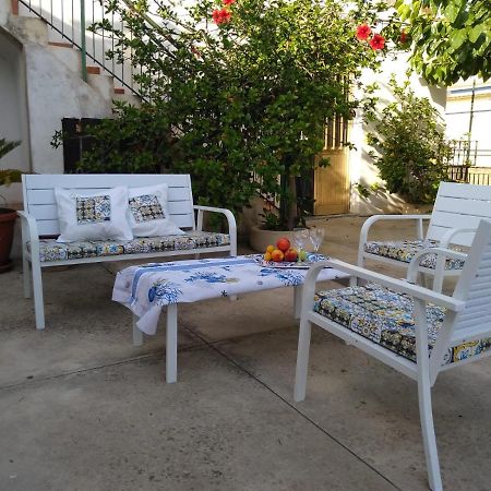 Casale Hibiscus Villa Santa Maria Del Focallo Buitenkant foto