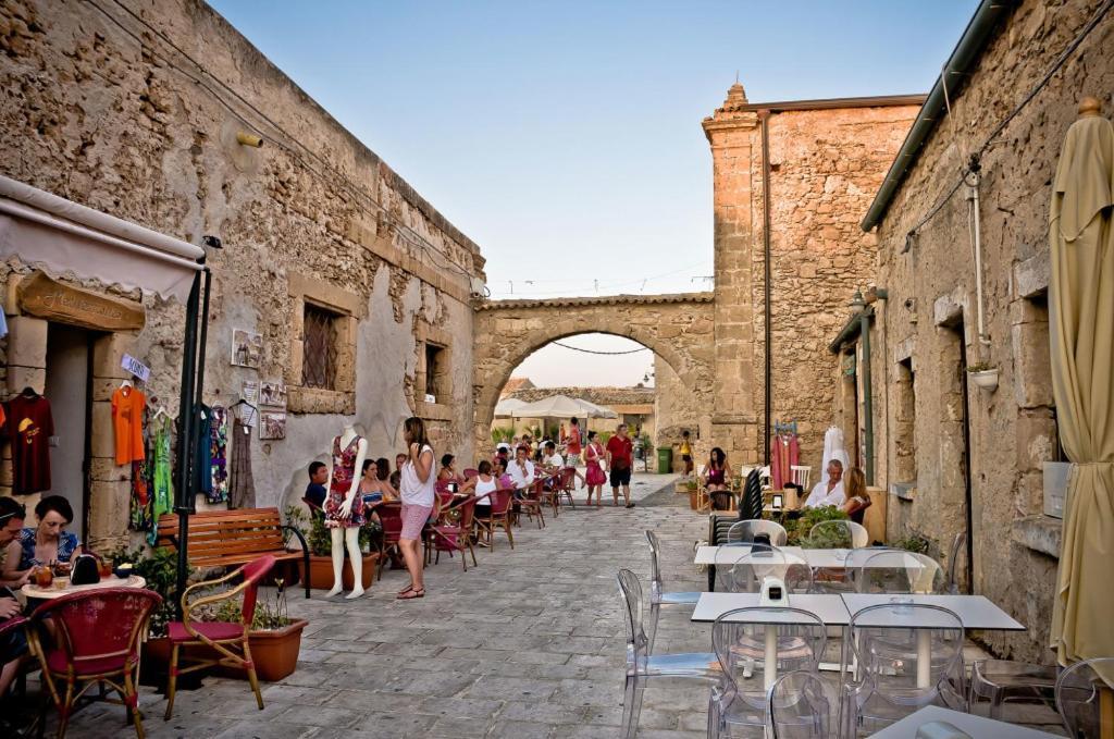 Casale Hibiscus Villa Santa Maria Del Focallo Buitenkant foto