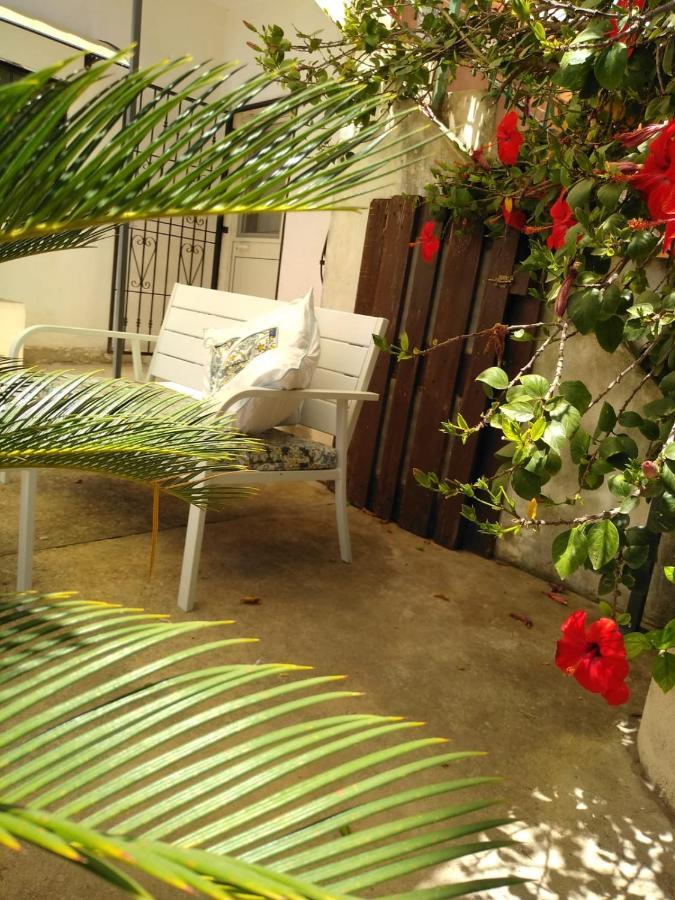Casale Hibiscus Villa Santa Maria Del Focallo Buitenkant foto